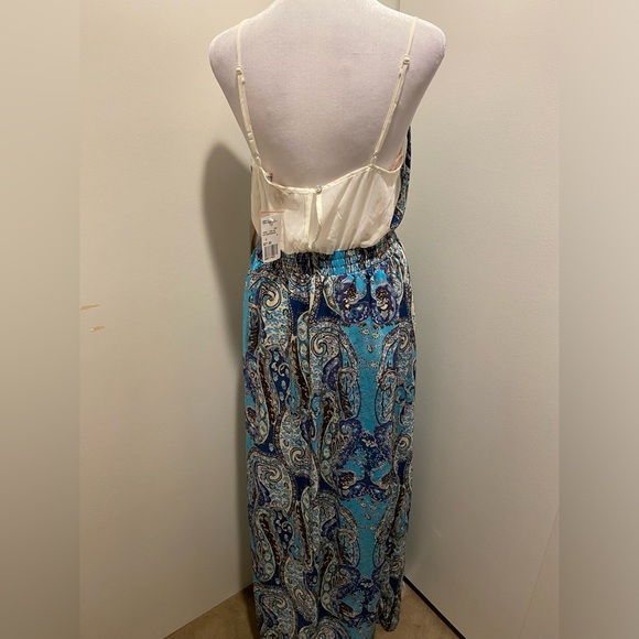 Forever 21 Boho Paisley Maxi Dress - Picture 2 of 3